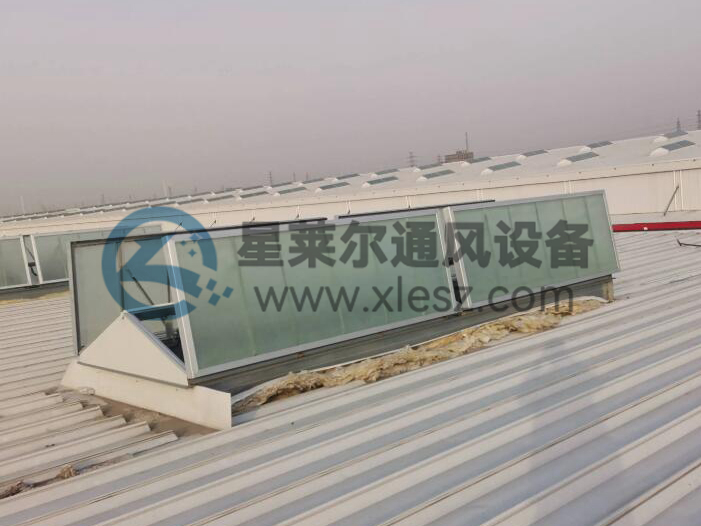 三角型电动采光排烟天窗